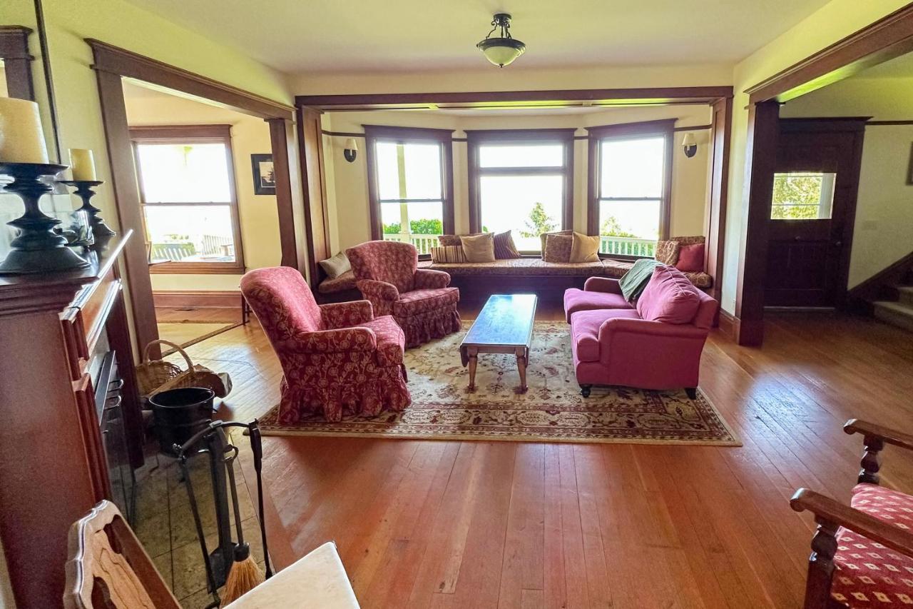 Marty'S Place Langley Luaran gambar